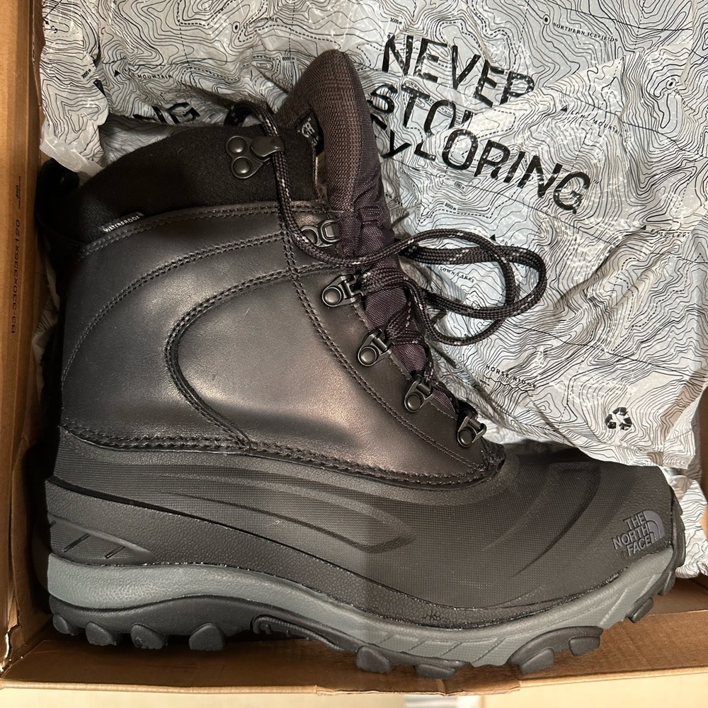 North Face Men’s Chilcat III Luxe, sz. 8.5, NWT